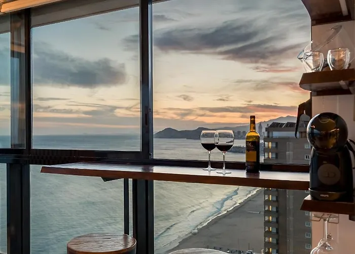 Primera Linea Playa Levante Piso 21 Vistas Infinitas Al Mar Y Montana 貝尼多姆